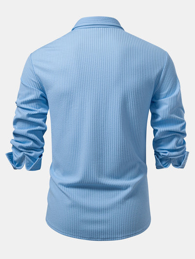 Chemise côtelée à manches longues, ajustée muscle, à boutons